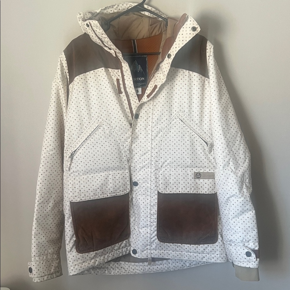 Burton White Insulated Jacket with Brown Accents